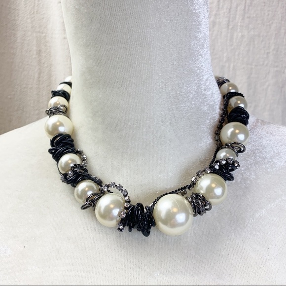 Mixed Metal Faux Pearl necklace with rhinestone and chain accents - Picture 1 of 6